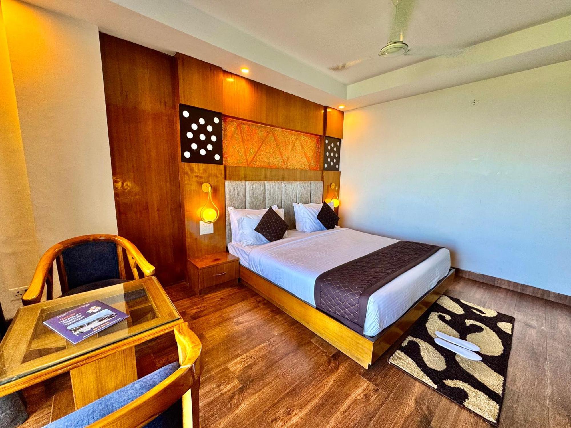 Ab'S Abode-A Boutique Hotel Mussoorie Bagian luar foto